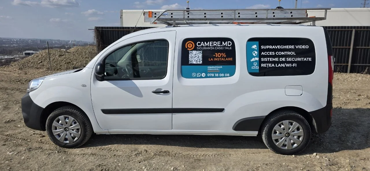 Brandare auto CAMERE.MD pe lateralul unui vehicul comercial - Lucrare Starmont Moldova